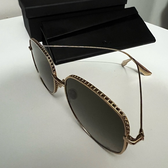 Dior “DIORBYDIOR2” Sunglasses - Picture 6 of 16